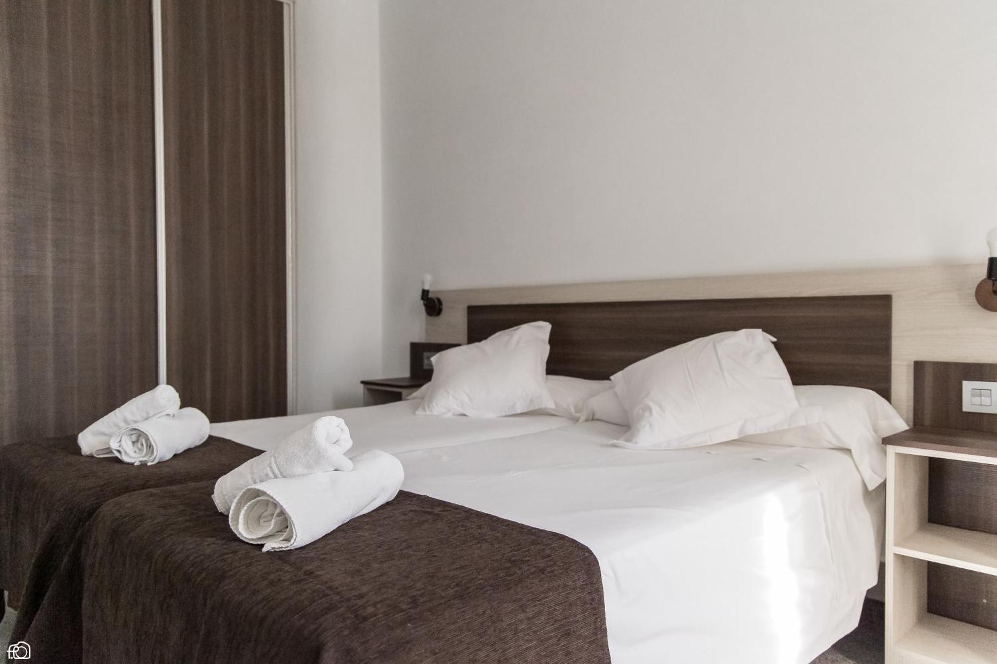 Meson Hostal La Cabana Медельин Экстерьер фото