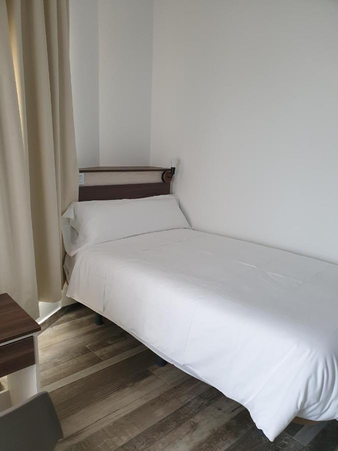 Meson Hostal La Cabana Медельин Экстерьер фото